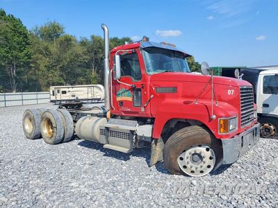 Czwarte zdjęcie samochodu z boku: 2019 MACK PINNACLE VIN:1M1PN4GY9KM001677 - miniatura