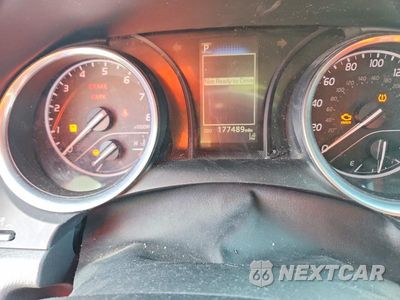 Zdjęcie 9 z 12 samochodu: 2018 TOYOTA CAMRY L VIN:4T1B11HK9JU089381 - miniatura