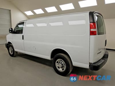 Drugie zdjęcie samochodu z przodu: 2021 CHEVROLET EXPRESS G2500 VIN:1GCWGAF7XM1172679 - miniatura