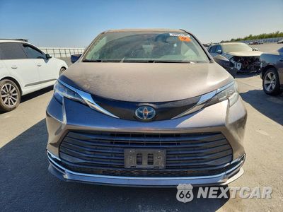 Piąte zdjęcie samochodu w środku: 2021 TOYOTA SIENNA XLE VIN:5TDJRKEC5MS019235 - miniatura