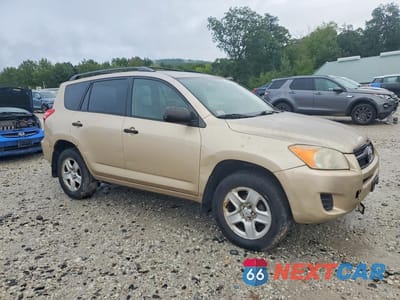 Czwarte zdjęcie samochodu z boku: 2009 TOYOTA RAV4 BASE VIN:JTMBF33V495013575 - miniatura