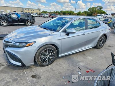 2024 TOYOTA CAMRY SE 4T1G11AKXRU914565 - główne zdjęcie licytacji z USA - miniatura