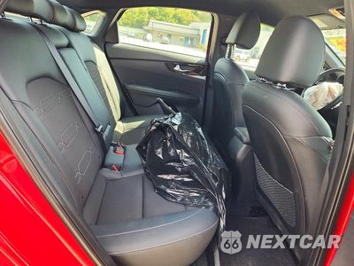 Zdjęcie 10 z 12 samochodu: 2024 KIA FORTE GT LINE VIN:3KPF54AD4RE748291 - miniatura