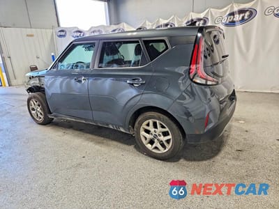 Drugie zdjęcie samochodu z przodu: 2023 KIA SOUL LX VIN:KNDJ23AU3P7883580 - miniatura