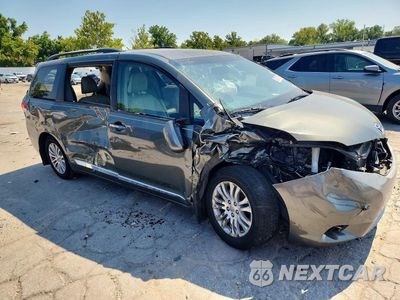 Czwarte zdjęcie samochodu z boku: 2013 TOYOTA SIENNA XLE 8-PASSENGER VIN:5TDYK3DC7DS333169 - miniatura