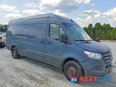 Czwarte zdjęcie samochodu z boku: 2019 MERCEDES-BENZ SPRINTER 2500/3500 DELIVERY VAN VIN:WD4PF1CD9KP123734 - miniatura