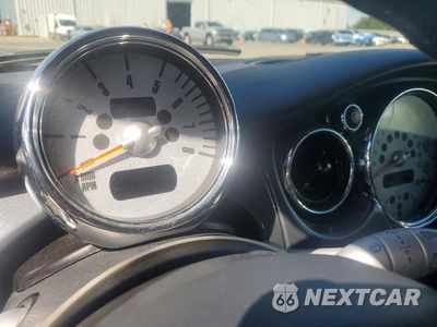Zdjęcie 9 z 12 samochodu: 2005 MINI COOPER S VIN:WMWRH33465TF81543 - miniatura