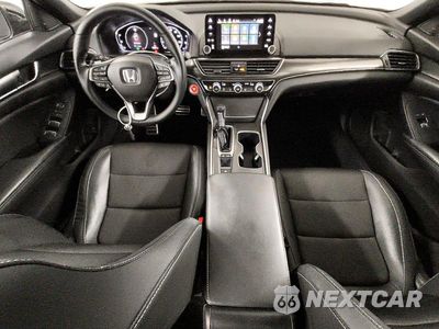 Zdjęcie 8 z 12 samochodu: 2018 HONDA ACCORD SPORT VIN:1HGCV1F32JA232618 - miniatura