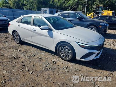 Czwarte zdjęcie samochodu z boku: 2024 HYUNDAI ELANTRA SEL VIN:KMHLM4DG0RU654322 - miniatura