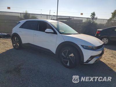 Czwarte zdjęcie samochodu z boku: 2025 HYUNDAI IONIQ 5 SE VIN:7YAKM4DAXSY014797 - miniatura