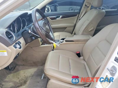 Zdjęcie 7 z 12 samochodu: 2013 MERCEDES-BENZ C 300 4MATIC VIN:WDDGF8AB8DR290572 - miniatura