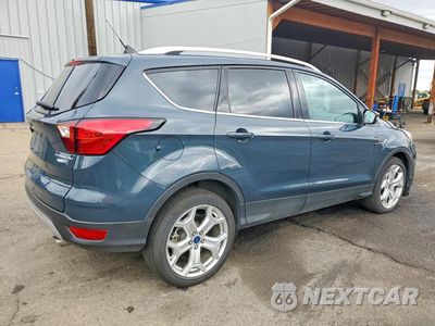 Trzecie zdjęcie samochodu z tyłu: 2019 FORD ESCAPE TITANIUM VIN:1FMCU9J90KUC53748 - miniatura