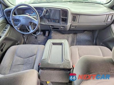 Zdjęcie 8 z 13 samochodu: 2004 GMC NEW SIERRA C1500 VIN:2GTEC13T741362152 - miniatura