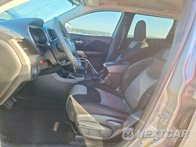 Zdjęcie 7 z 13 samochodu: 2018 JEEP CHEROKEE LATITUDE VIN:1C4PJLCX9JD518074 - miniatura
