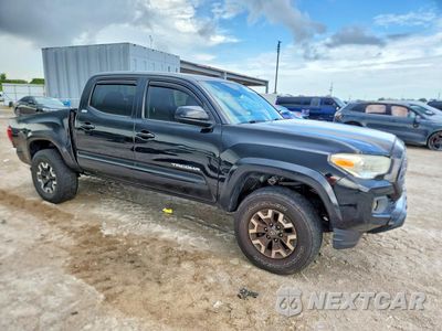 Czwarte zdjęcie samochodu z boku: 2018 TOYOTA TACOMA SR5 V6 VIN:5TFAZ5CN7JX069372 - miniatura