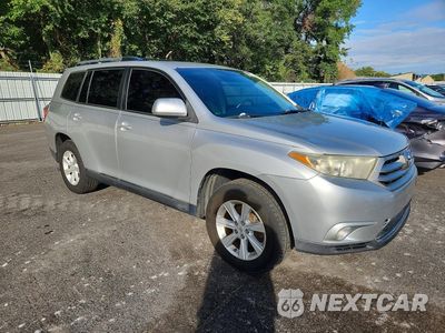 Czwarte zdjęcie samochodu z boku: 2012 TOYOTA HIGHLANDER BASE VIN:5TDBK3EH8CS150197 - miniatura