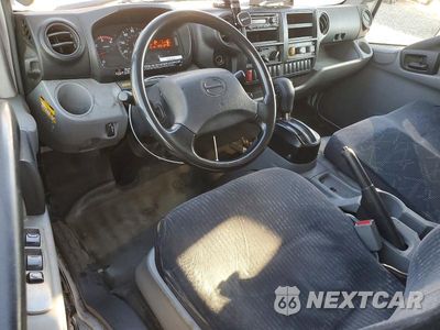 Zdjęcie 8 z 13 samochodu: 2018 HINO 195 BOX TRUCK VIN:JHHSDM2H0JK006343 - miniatura