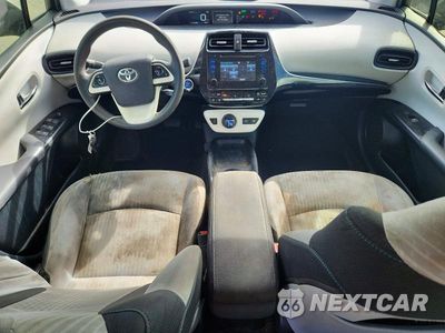 Zdjęcie 8 z 12 samochodu: 2018 TOYOTA PRIUS VIN:JTDKARFU6J3065455 - miniatura