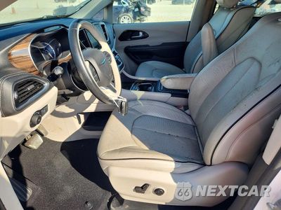 Zdjęcie 7 z 13 samochodu: 2021 CHRYSLER PACIFICA HYBRID LIMITED VIN:2C4RC1S71MR572608 - miniatura
