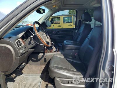 Zdjęcie 7 z 13 samochodu: 2012 GMC YUKON XL DENALI VIN:1GKS2MEF6CR272709 - miniatura
