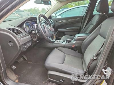 Zdjęcie 7 z 12 samochodu: 2019 CHRYSLER 300 TOURING VIN:2C3CCAAG4KH590583 - miniatura