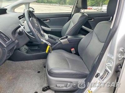 Zdjęcie 7 z 14 samochodu: 2013 TOYOTA PRIUS FOUR VIN:JTDKN3DU3D1721020 - miniatura