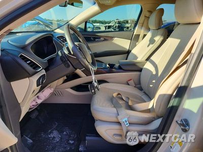 Zdjęcie 7 z 14 samochodu: 2019 LINCOLN NAUTILUS RESERVE VIN:2LMPJ6L91KBL14847 - miniatura