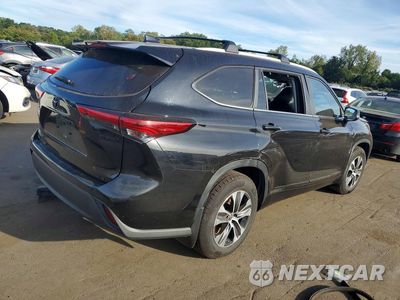 Trzecie zdjęcie samochodu z tyłu: 2023 TOYOTA HIGHLANDER HYBRID XLE VIN:5TDKBRCHXPS113535 - miniatura
