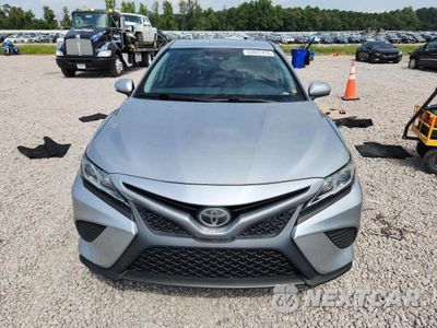 Piąte zdjęcie samochodu w środku: 2020 TOYOTA CAMRY SE VIN:4T1G11AKXLU915691 - miniatura