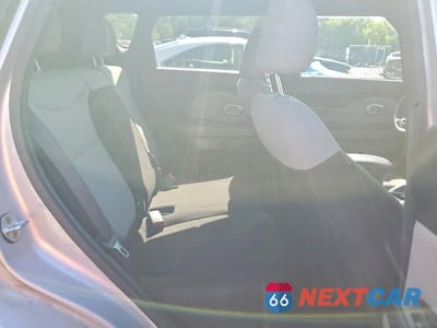 Zdjęcie 10 z 12 samochodu: 2016 KIA SOUL BASE VIN:KNDJN2A24G7841287 - miniatura