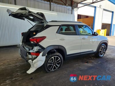Trzecie zdjęcie samochodu z tyłu: 2026 CHEVROLET TRAILBLAZER LT VIN:KL79MPSL5TB267412 - miniatura