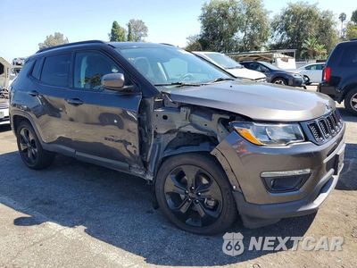 Czwarte zdjęcie samochodu z boku: 2018 JEEP COMPASS LATITUDE VIN:3C4NJCBB0JT326971 - miniatura