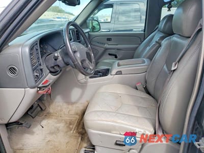 Zdjęcie 7 z 13 samochodu: 2005 GMC YUKON VIN:1GKEK13T95J249186 - miniatura