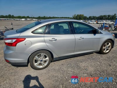 Trzecie zdjęcie samochodu z tyłu: 2014 FORD FOCUS SE VIN:1FADP3F29EL105025 - miniatura