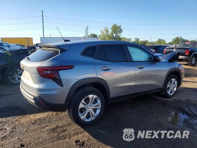 Trzecie zdjęcie samochodu z tyłu: 2024 CHEVROLET TRAX LS VIN:KL77LFE21RC037263 - miniatura