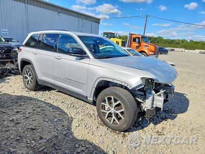 Czwarte zdjęcie samochodu z boku: 2024 JEEP GRAND CHEROKEE LIMITED VIN:1C4RJHBG0RC679826 - miniatura