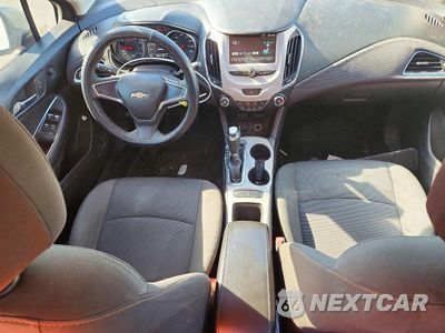 Zdjęcie 8 z 12 samochodu: 2018 CHEVROLET CRUZE LS VIN:1G1BC5SM8J7141719 - miniatura
