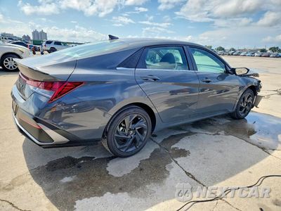 Trzecie zdjęcie samochodu z tyłu: 2026 HYUNDAI ELANTRA SEL SPORT PREMIUM VIN:KMHLS4DG1TU175534 - miniatura