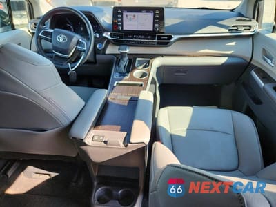 Zdjęcie 8 z 13 samochodu: 2023 TOYOTA SIENNA XLE VIN:5TDYRKEC7PS158057 - miniatura