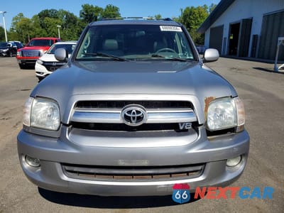 Piąte zdjęcie samochodu w środku: 2005 TOYOTA SEQUOIA LIMITED VIN:5TDBT48A15S247231 - miniatura