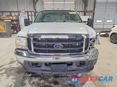 Piąte zdjęcie samochodu w środku: 2004 FORD F350 SUPER DUTY VIN:1FTWX32P74EB16497 - miniatura