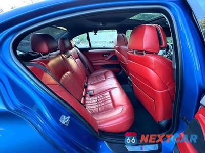Zdjęcie 11 z 14 samochodu: 2013 BMW M5 VIN:WBSFV9C50DD096758 - miniatura