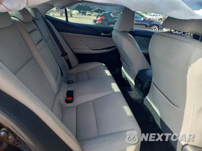 Zdjęcie 10 z 12 samochodu: 2016 LEXUS IS 200T VIN:JTHBA1D25G5019498 - miniatura