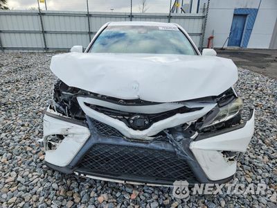 Piąte zdjęcie samochodu w środku: 2018 TOYOTA CAMRY SE VIN:4T1B11HKXJU127961 - miniatura