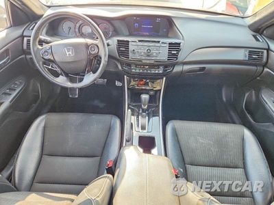 Zdjęcie 8 z 13 samochodu: 2017 HONDA ACCORD SPORT VIN:1HGCR2F5XHA275979 - miniatura
