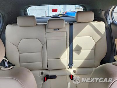 Zdjęcie 10 z 13 samochodu: 2018 MERCEDES-BENZ GLA 250 VIN:WDCTG4EB3JJ484021 - miniatura
