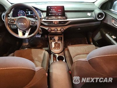Zdjęcie 8 z 12 samochodu: 2016 NISSAN ALTIMA 2.5 VIN:1N4AL3APXGC256007 - miniatura