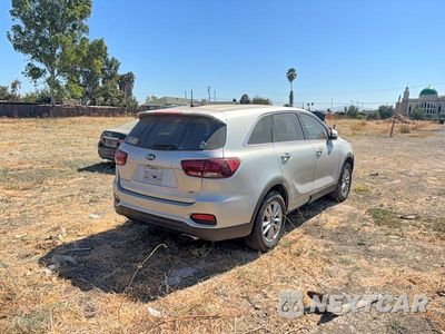 Czwarte zdjęcie samochodu z boku: 2020 KIA SORENTO L VIN:5XYPG4A38LG708280 - miniatura