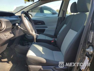 Zdjęcie 7 z 12 samochodu: 2013 TOYOTA PRIUS C TWO VIN:JTDKDTB39D1047145 - miniatura
