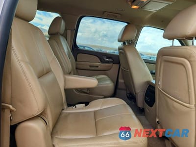 Zdjęcie 10 z 13 samochodu: 2014 CHEVROLET SUBURBAN K1500 LT VIN:1GNSKJE74ER182665 - miniatura